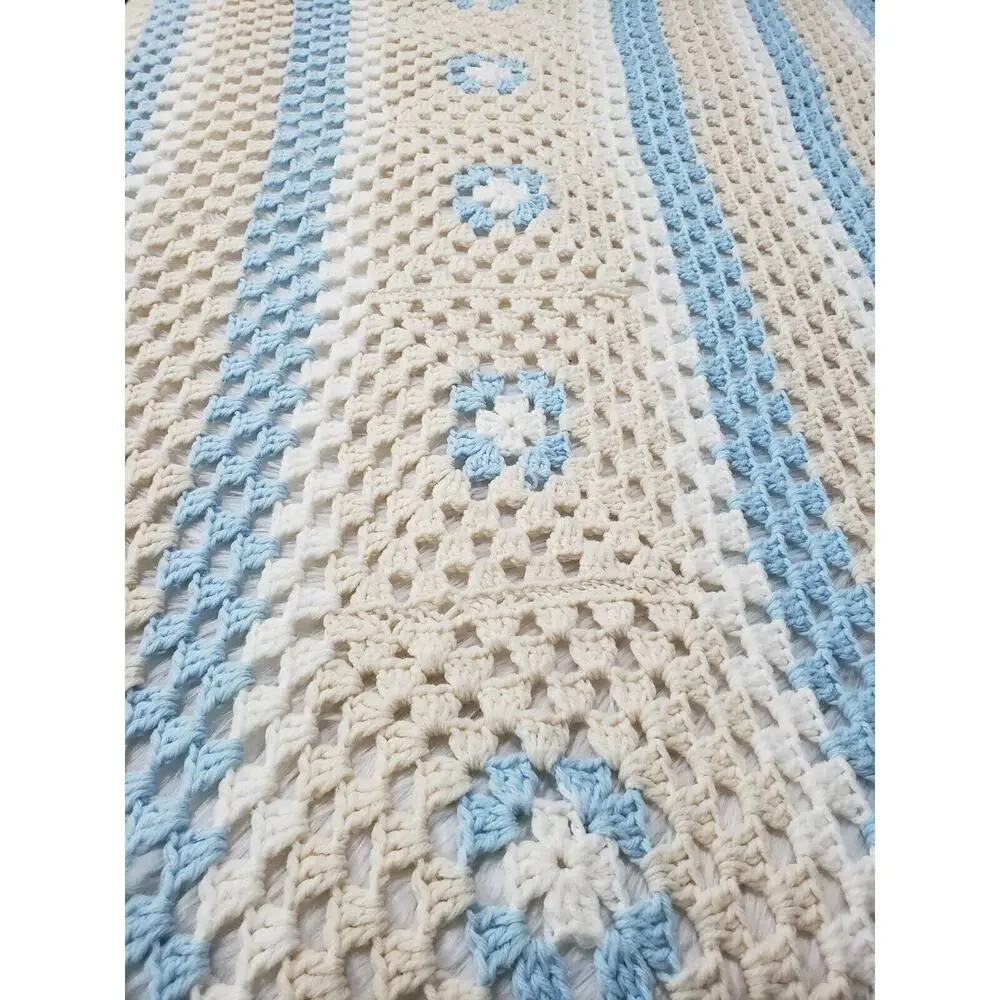 Vintage retro‎ 70s 80s Granny Crochet Afghan Blanket Throw baby blue LARGE cream